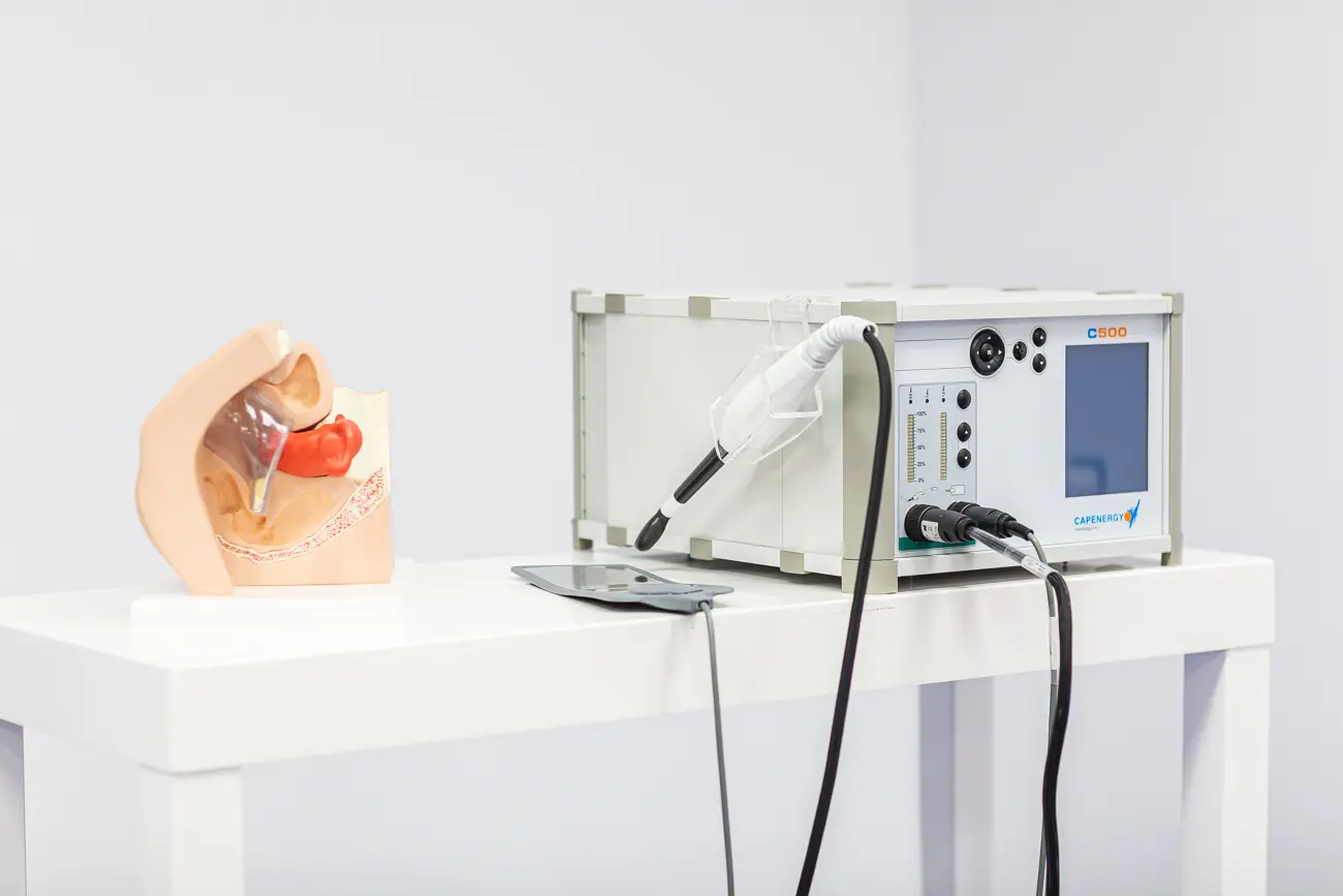 C500 Urogyne con dispositivo MJS en su soporte