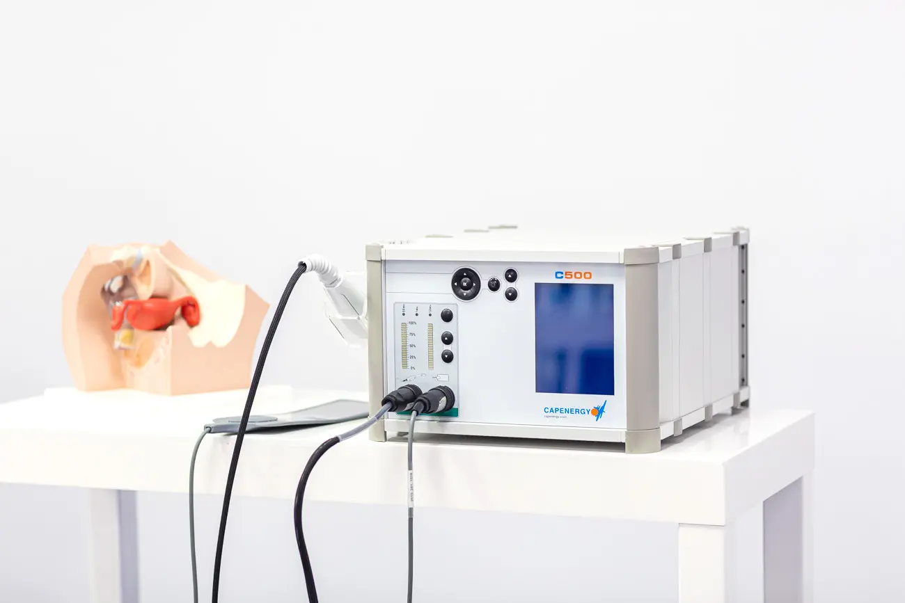 Panel frontal del C500 Urogyne con sus elementos numerados